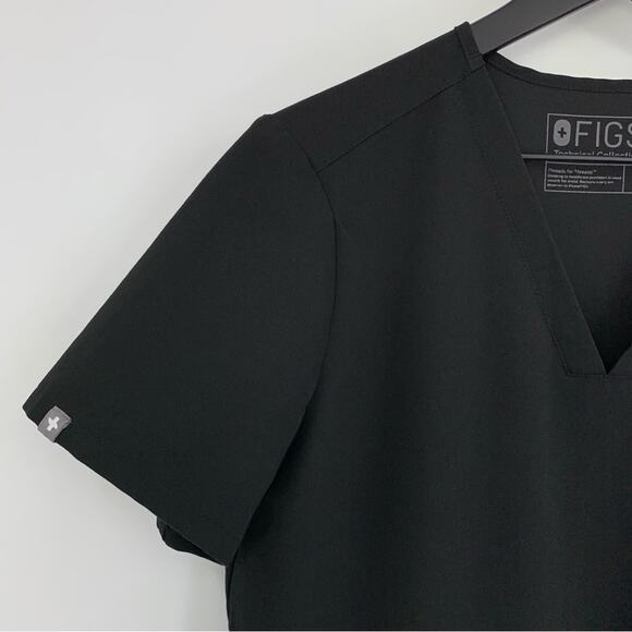 FIGS Casma Three Pocket Scrub Top Black S - Picture 2 of 7